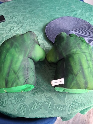 Hasbro hulk smash plush hands - hulk,
